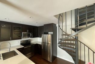 , 1453 3rd Street Promenade, Santa Monica, CA 90401 - 9