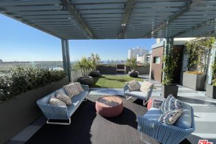 , 1453 3rd Street Promenade, Santa Monica, CA 90401 - 3