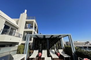 , 1453 3rd Street Promenade, Santa Monica, CA 90401 - 6