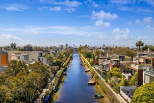 Single Family Residence, 415 Sherman Canal, Venice, CA 90291 - 8