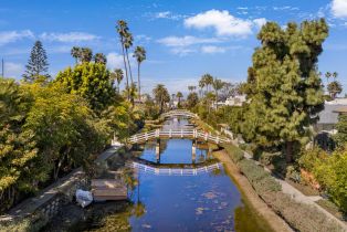 Single Family Residence, 415 Sherman Canal, Venice, CA 90291 - 7