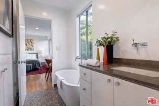 Single Family Residence, 9316 Beverly Crest dr, Beverly Hills, CA 90210 - 32