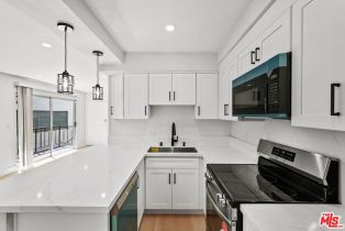 , 1031 Laurel ave, West Hollywood , CA 90046 - 4