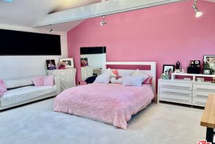 , 9877 Carmelita ave, Beverly Hills, CA 90210 - 7