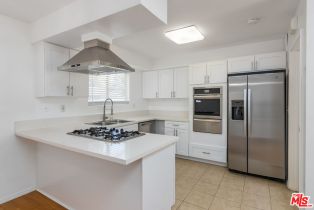 , 21707 Costanso st, Woodland Hills, CA 91364 - 5