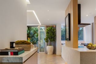 Condominium, 8787 Shoreham dr, West Hollywood , CA 90069 - 4