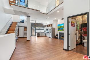 Condominium, 815   Hampton Dr, Venice, CA  Venice, CA 90291