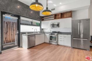 Condominium, 815 Hampton dr, Venice, CA 90291 - 5