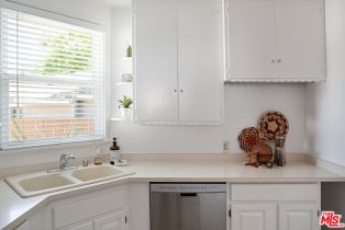 Single Family Residence, 210 Naomi st, Burbank, CA 91505 - 17