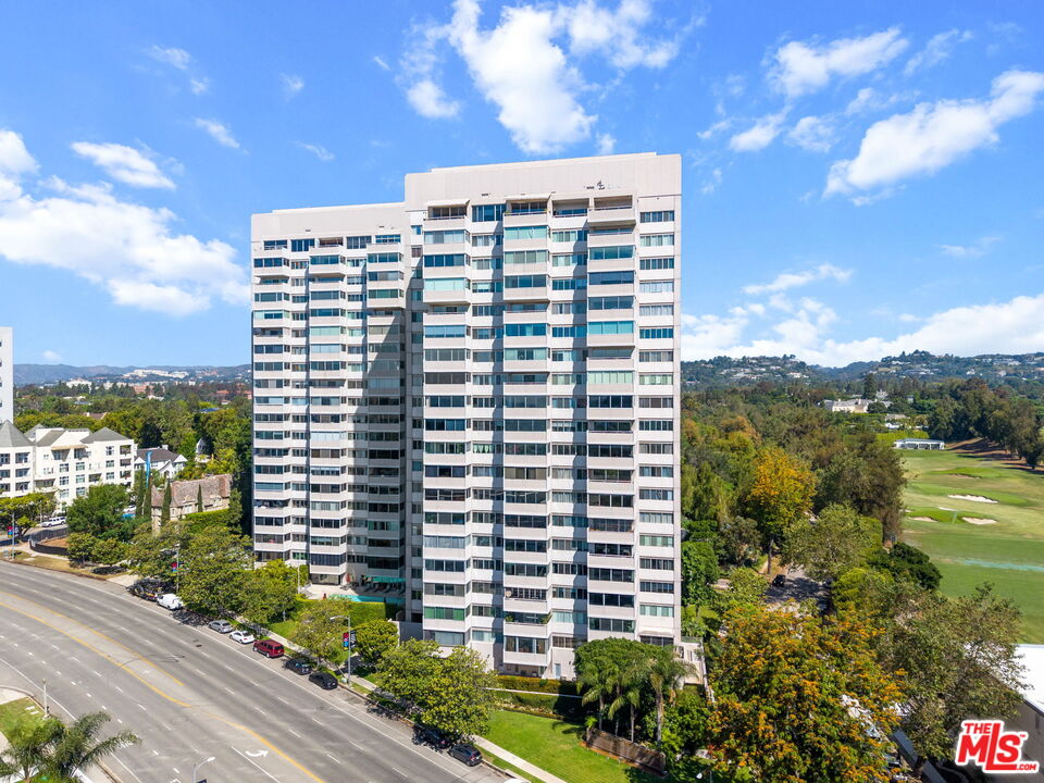 , 865 Comstock ave, Westwood, CA 90024 - 1