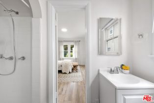 Single Family Residence, 205 Hamel dr, Beverly Hills, CA 90211 - 14