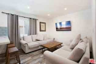 , 18755 Hatteras st, Tarzana, CA 91356 - 7