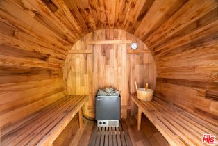 Single Family Residence, 20212 Oxnard st, Woodland Hills, CA 91367 - 21