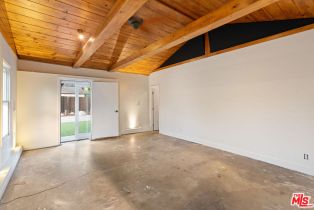 Single Family Residence, 20212 Oxnard st, Woodland Hills, CA 91367 - 26