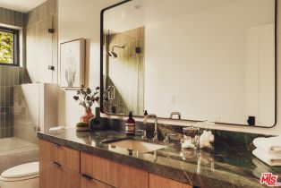 Single Family Residence, 5725 Katherine ave, Sherman Oaks, CA 91401 - 25