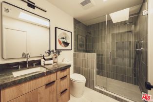 Single Family Residence, 5725 Katherine ave, Sherman Oaks, CA 91401 - 35