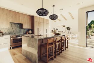 Single Family Residence, 5725 Katherine ave, Sherman Oaks, CA 91401 - 11