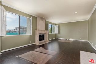 , 2008 Bentley ave, Westwood, CA 90025 - 4