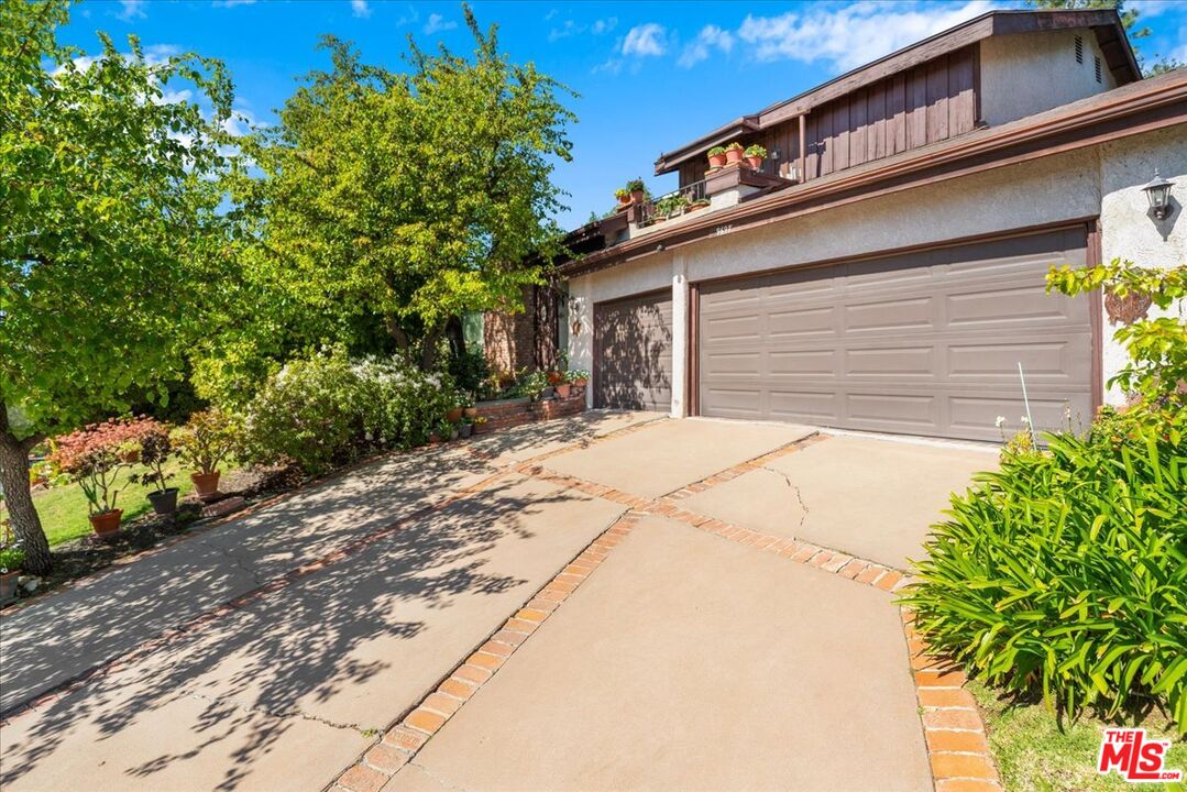 Single Family Residence, 9697 Moorgate rd, Beverly Hills, CA 90210 - 1