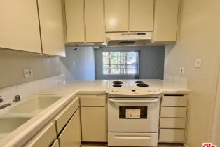 , 203 Montana ave, Santa Monica, CA 90403 - 6