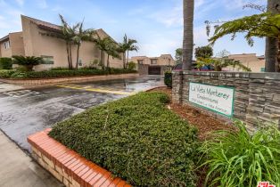 Condominium, 700  W La Veta Ave, Orange, CA  Orange, CA 92868