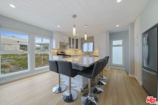 , 200 45th st, Manhattan Beach, CA 90266 - 3