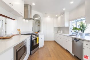 Single Family Residence, 905 Berkeley st, Santa Monica, CA 90403 - 10