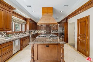 , 809 Canon dr, Beverly Hills, CA 90210 - 5