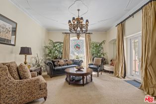 , 809 Canon dr, Beverly Hills, CA 90210 - 8