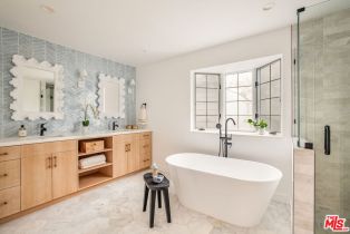 Single Family Residence, 17481 Tramonto dr, Pacific Palisades, CA 90272 - 17