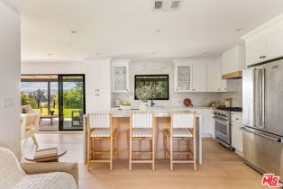 Single Family Residence, 23278 Aetna st, Woodland Hills, CA 91367 - 11