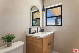 Single Family Residence, 23278 Aetna st, Woodland Hills, CA 91367 - 14