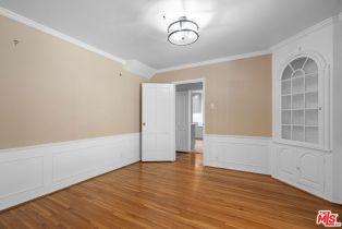 Single Family Residence, 2427 Benedict Canyon dr, Beverly Hills, CA 90210 - 4