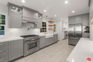 Single Family Residence, 2427 Benedict Canyon dr, Beverly Hills, CA 90210 - 44