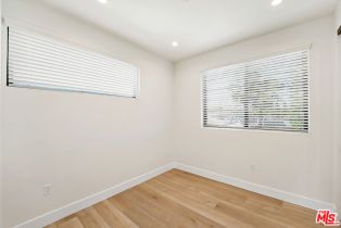 Single Family Residence, 23247 Calvert st, Woodland Hills, CA 91367 - 12