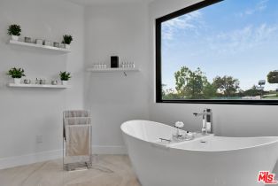 Single Family Residence, 5541 Amber cir, Calabasas, CA 91302 - 24