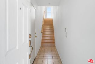 Condominium, 7909 Hannum ave, Culver City, CA 90230 - 4