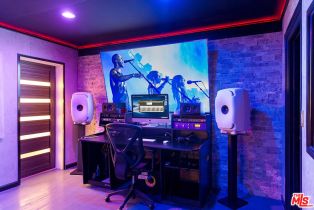 Single Family Residence, 14132 Beresford rd, Beverly Hills, CA 90210 - 16