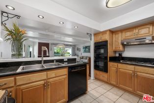 Condominium, 1339 26th st, Santa Monica, CA 90404 - 3