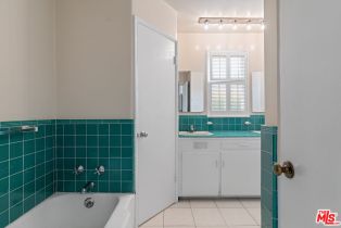 Single Family Residence, 14959 La Cumbre dr, Pacific Palisades, CA 90272 - 40