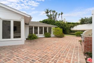 Single Family Residence, 14959 La Cumbre dr, Pacific Palisades, CA 90272 - 55