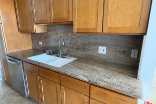 , 201 Ocean ave, Santa Monica, CA 90402 - 7