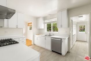 Single Family Residence, 931 Las Pulgas rd, Pacific Palisades, CA 90272 - 16