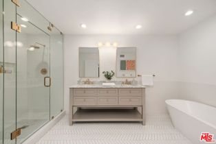 Single Family Residence, 13481 Cheltenham dr, Sherman Oaks, CA 91423 - 24