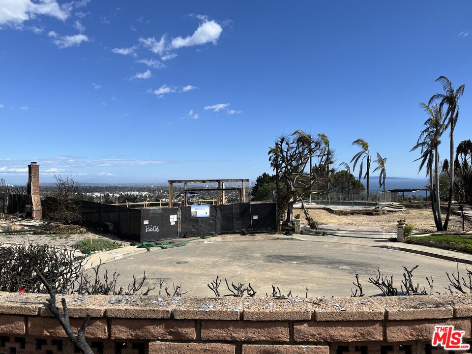 , 16615 Merrivale ln, Pacific Palisades, CA 90272 - 1