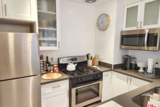 , 130 San Vicente blvd, Santa Monica, CA 90402 - 7