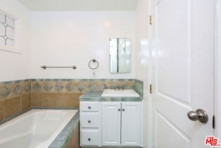 Residential Income, 252 Hampton dr, Venice, CA 90291 - 22