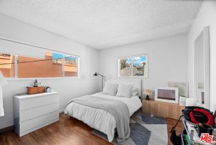 Residential Income, 125 Brooks ave, Venice, CA 90291 - 9