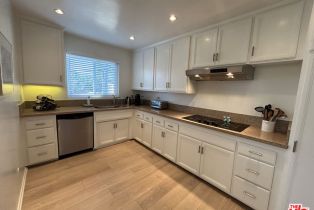 , 930 3rd st, Santa Monica, CA 90403 - 9