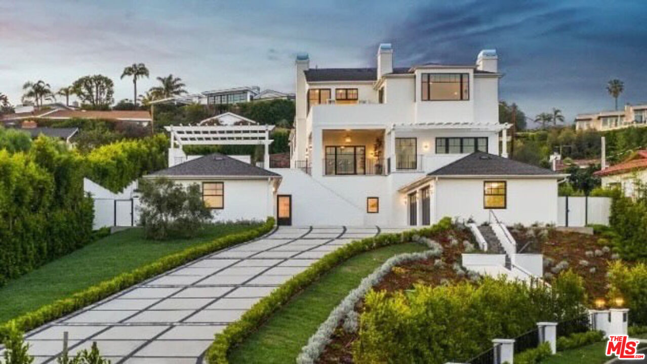 , 15975 Alcima ave, Pacific Palisades, CA 90272 - 1